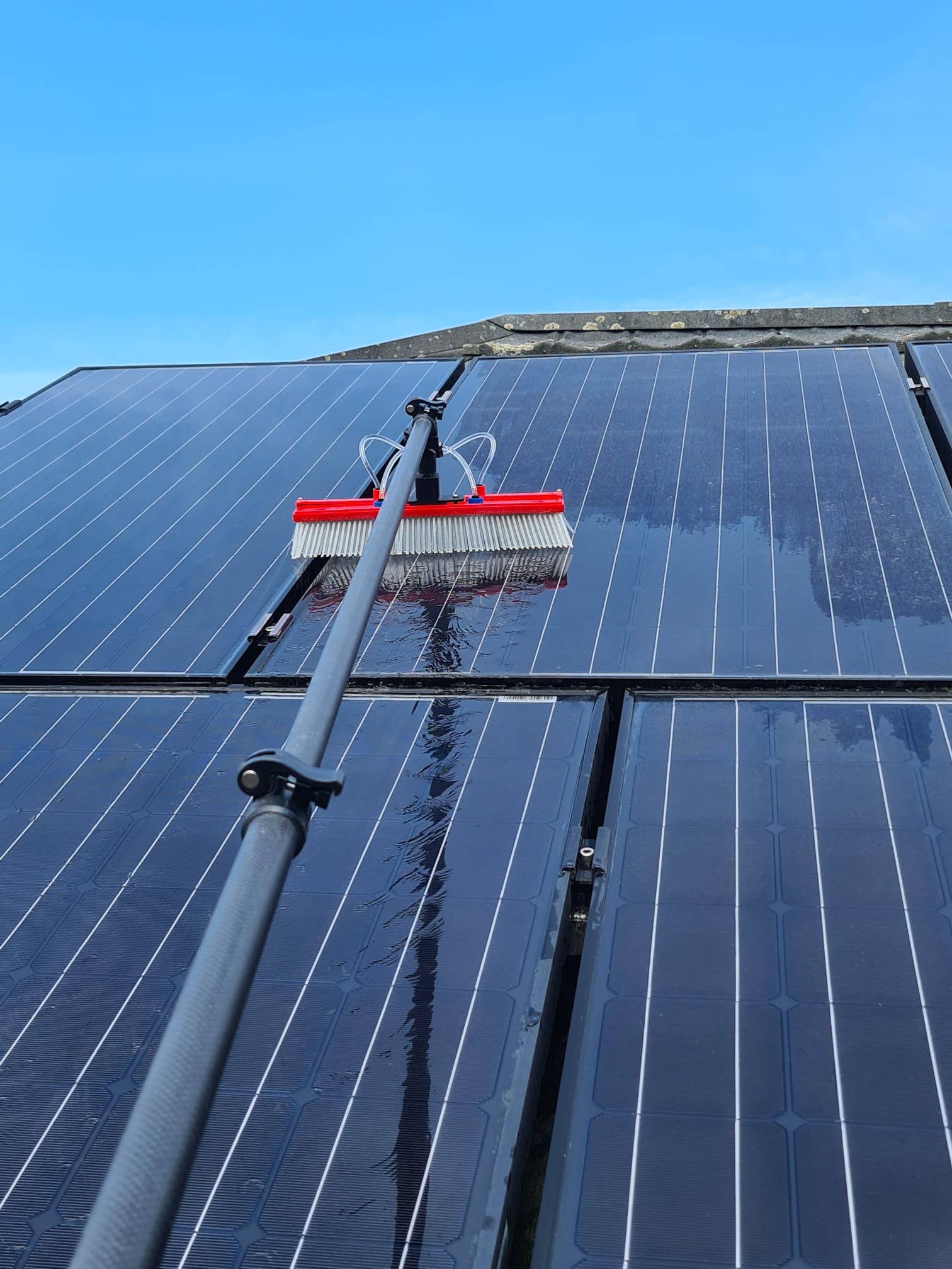 Zonnepanelen reinigen met osmosewater